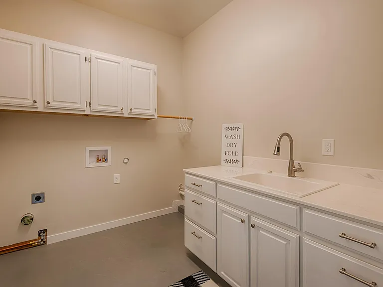 711 Terrace Dr — Photo 28