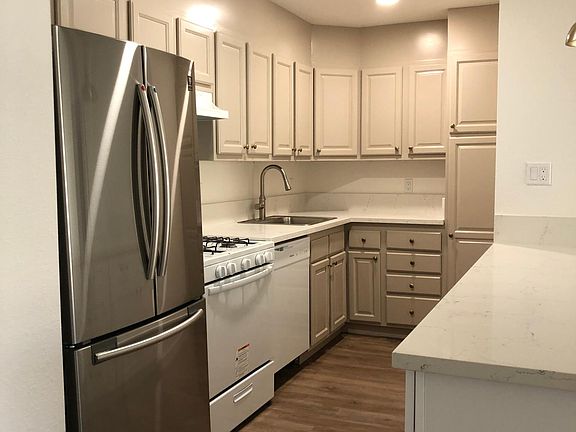 3rd image of 546 Ebbtide Cir #1