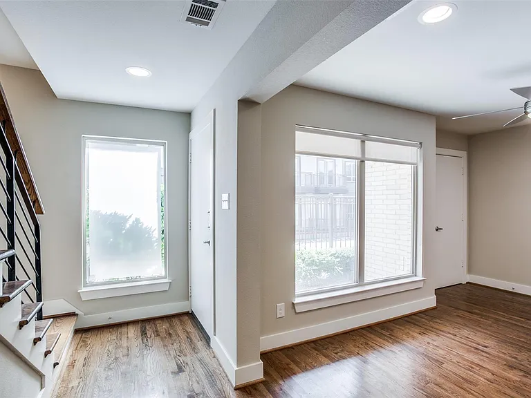 2325 Stutz Dr #41 — Photo 5