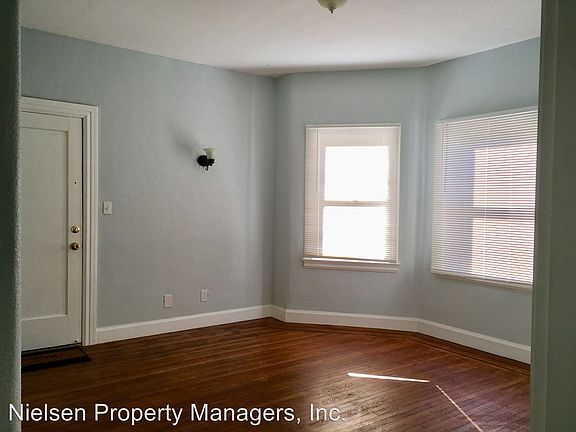 3rd image of 2423 L St APT 03