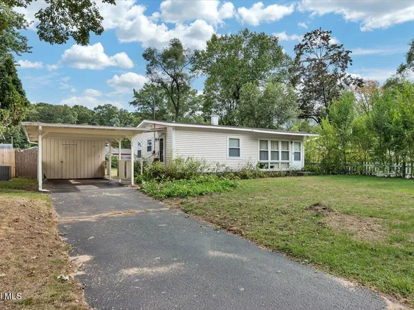 28 Sherwood Drive, Latham, NY 12110