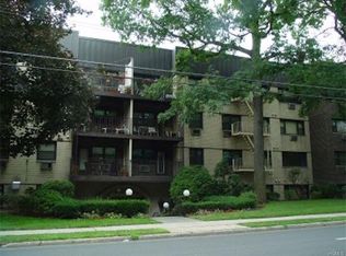 2261 Palmer Ave APT 2J, New Rochelle, NY 10801
