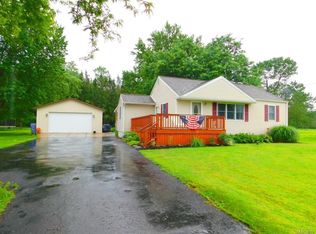 6852 Hatter Rd, Newfane, NY 14108