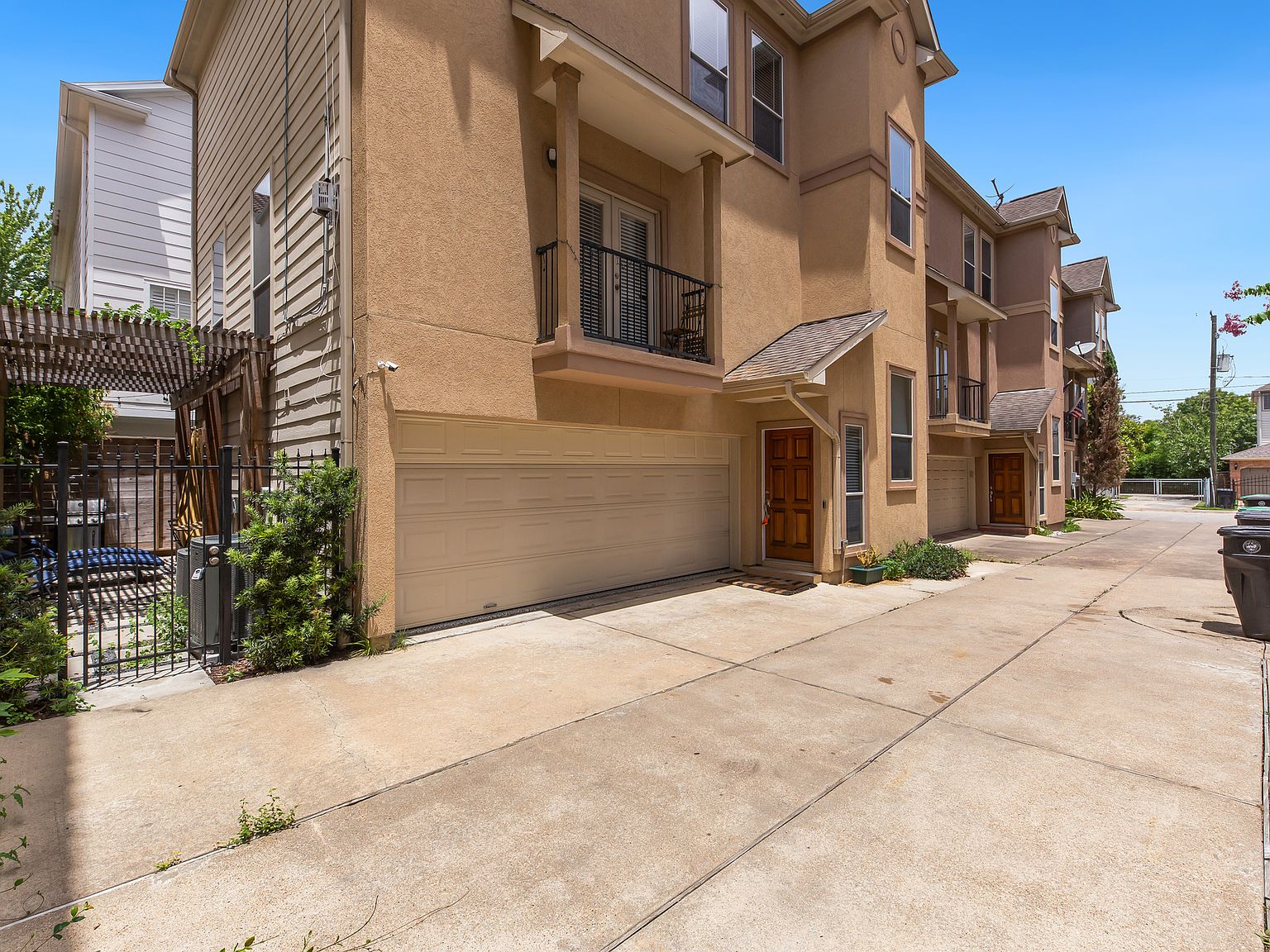 5223 Gibson St, Houston, TX 77007 | Zillow