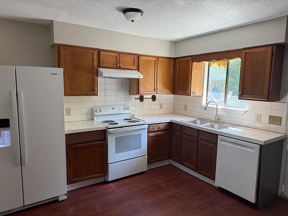 485 N Page St #485