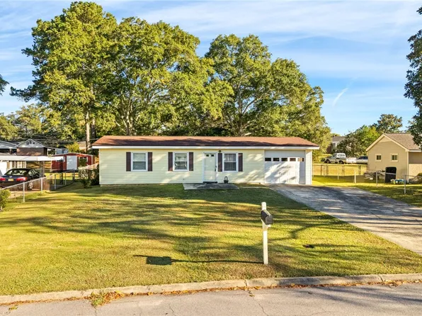 806 S 11th St, Lanett, AL 36863