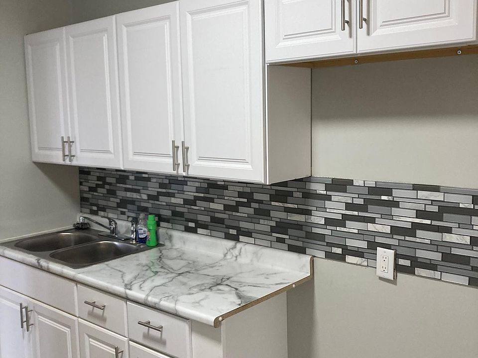 1st image of 11118 S Vernon Ave #1
