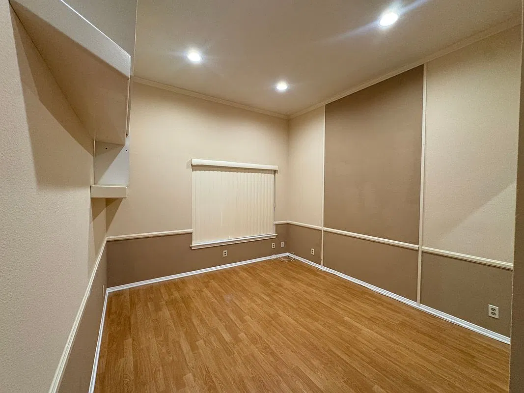 2 bed, 2.0 bath, 1211 sqft, $3,750 — Photo 4
