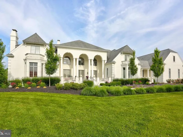 507 Stonehenge Dr, Lititz, PA 17543