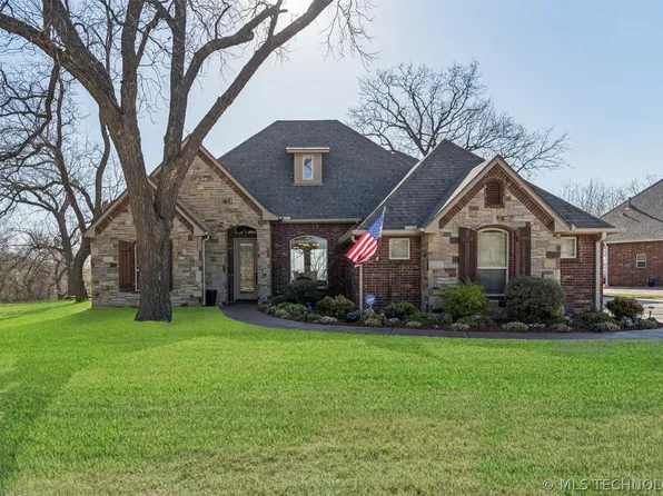 22013 Countryside Dr, Claremore, OK 74019