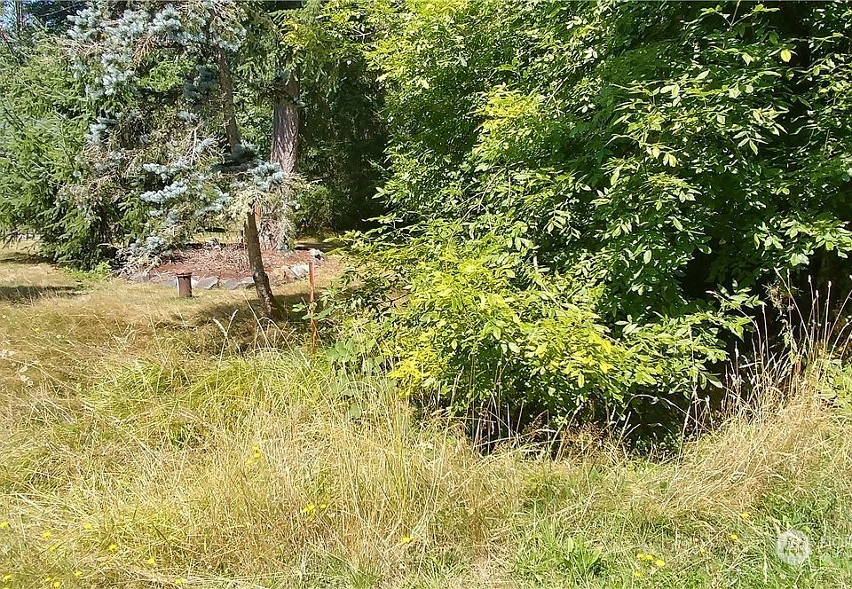 2nd image of 7027 Kellogg Drive NE