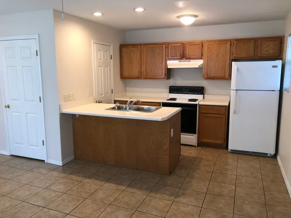 815 N Storer Ave #1, Fayetteville, AR 72701