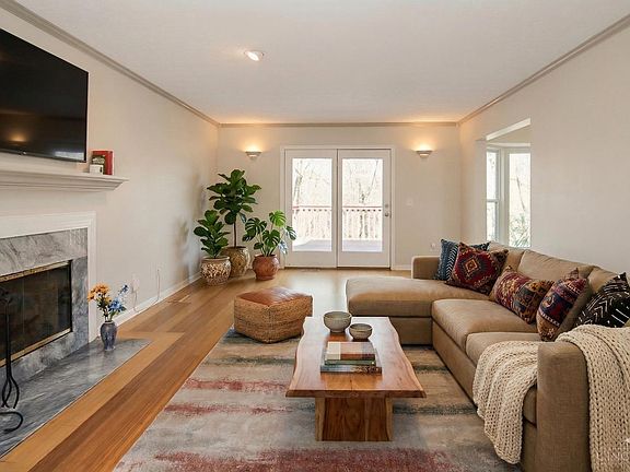 4th image of 2560 Coveyrun Ct