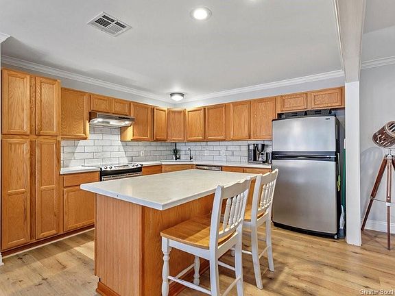 5th image of 2417 E Peace Dr