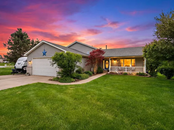 8262 Heron Lake Rd, Saint John, IN 46373