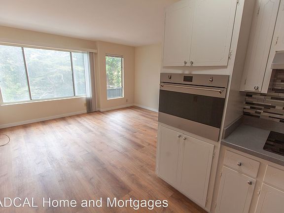 5th image of 1015 Lincoln Way APT 5