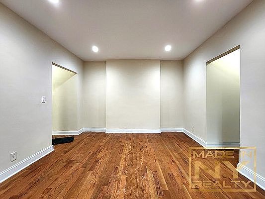 4th image of 50-01 39th Ave #L15