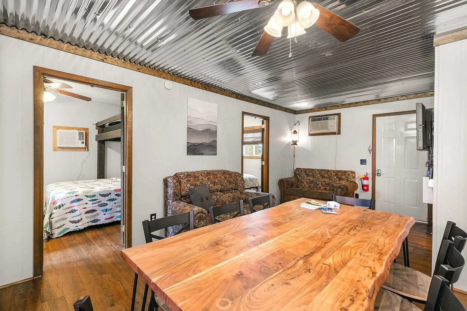2 bed, 1.0 bath, 495 sqft, $4,684 — Photo 1