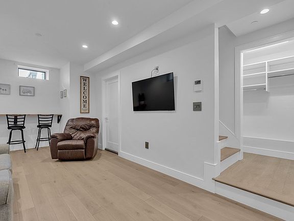 4th image of 708 E 6th St Floor 1