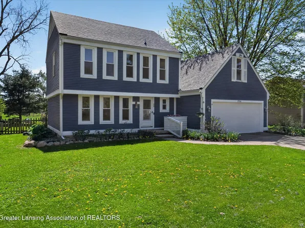1916 Maple Shade Dr, Williamston, MI 48895