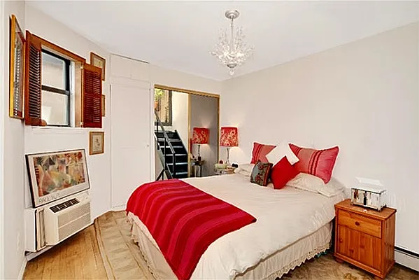 Sold by Nest Seekers International | media 7