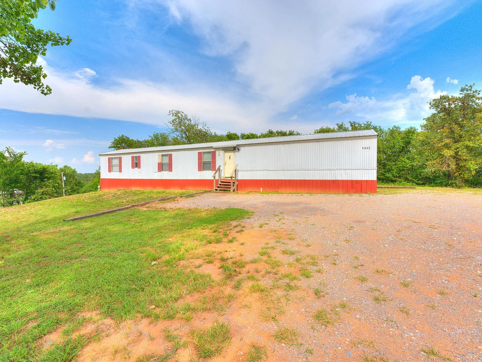 3 bed, 1216 sqft, $1,350 — Photo 2