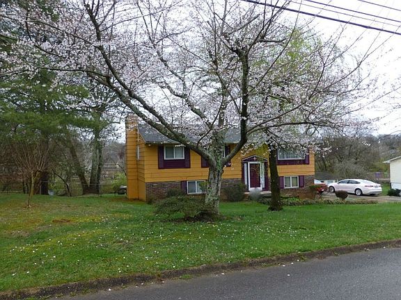 3rd image of 7528 Luscombe Dr