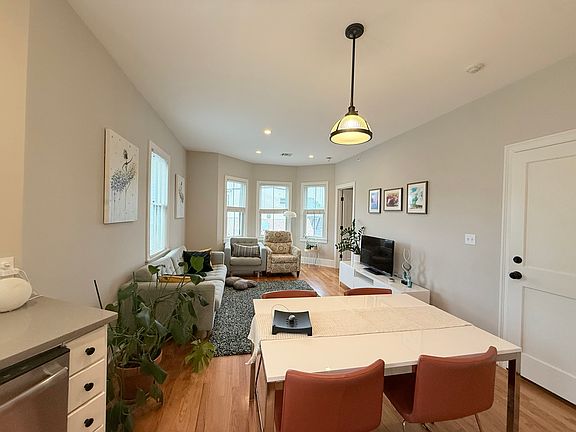 4th image of 178 Brooks St APT 3
