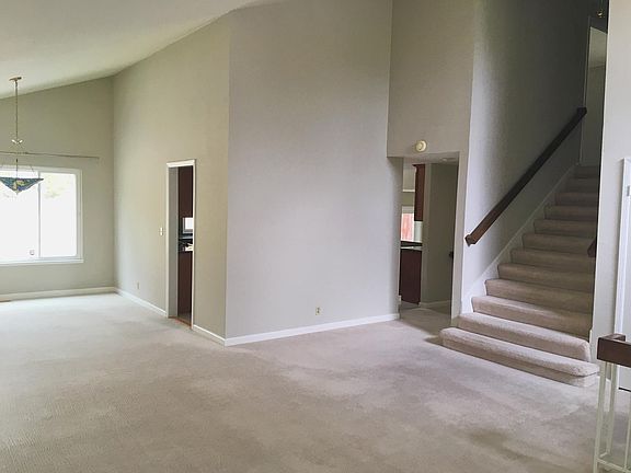 4th image of 44508 Arapaho Ave
