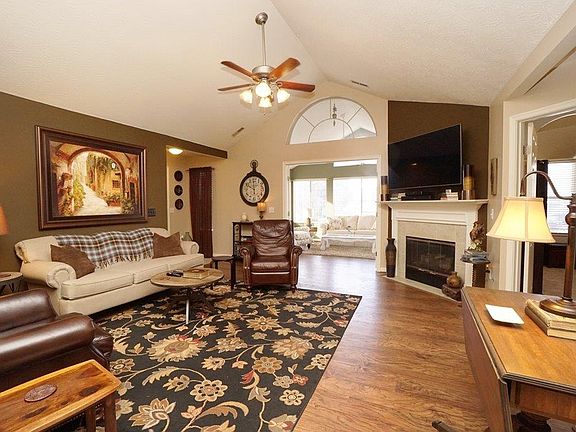 3rd image of 1322 Cotswold Ln #3