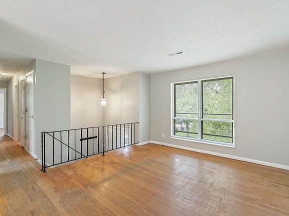 3rd image of 5201 Aubrey Ln