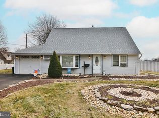 122 Highland Park Way, Levittown, PA 19056