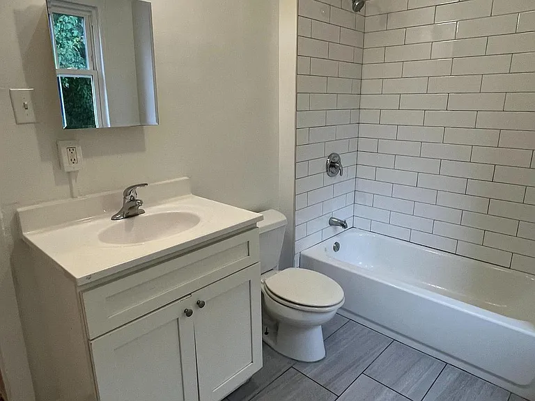 2823 Amber St — Photo 15