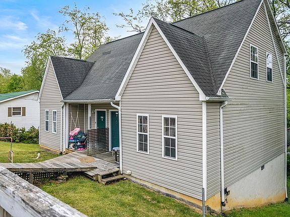 4th image of 855 Meadowbrook Dr #A & B