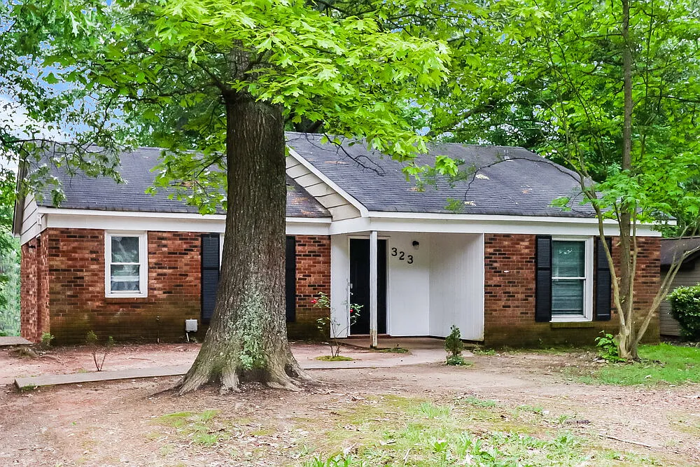 3 bed, 1.0 bath, 1074 sqft, $1,675 — Photo 4