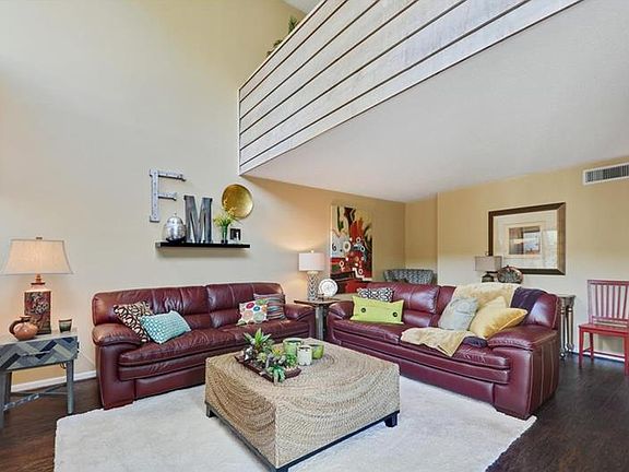 5th image of 244 Balfour Dr