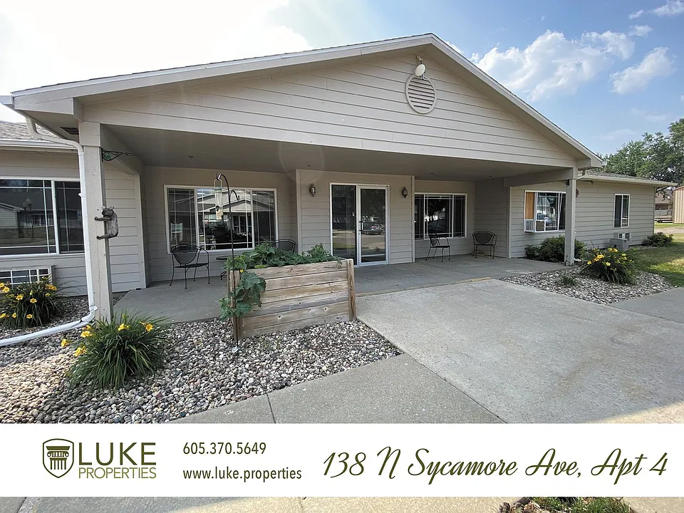 138 N Sycamore Ave #4