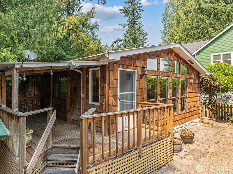 5th image of 14940 Cedarwood Drive SE