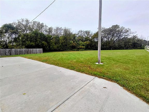 4th image of 10010 James A Reed Rd