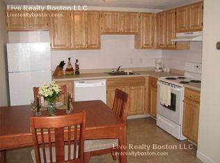 12 Totman Dr APT 2, Woburn, MA 01801