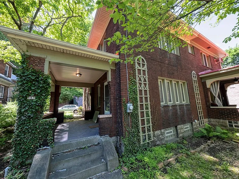 565 Ardmore Blvd — Photo 5