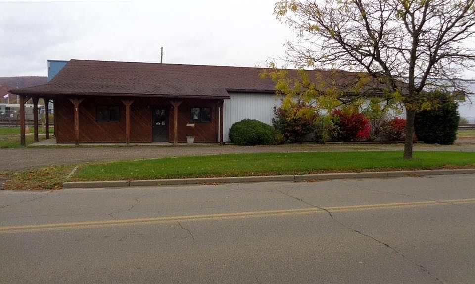 1st image of 30 Park Dr