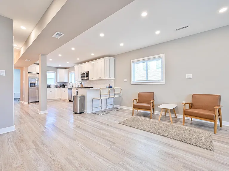 203 N Somerset Ave — Photo 13