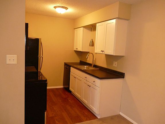 4th image of 650 Ann St #670/672