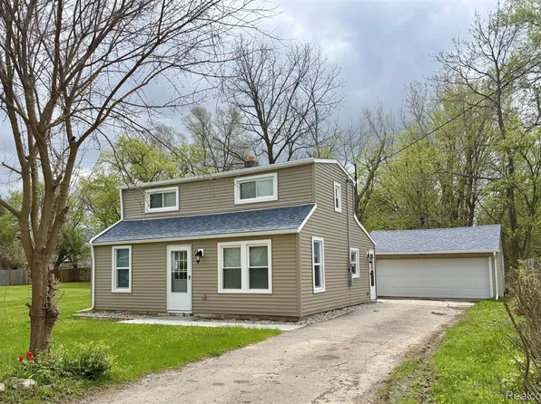 3336 Leta Ave, Burton, MI 48529
