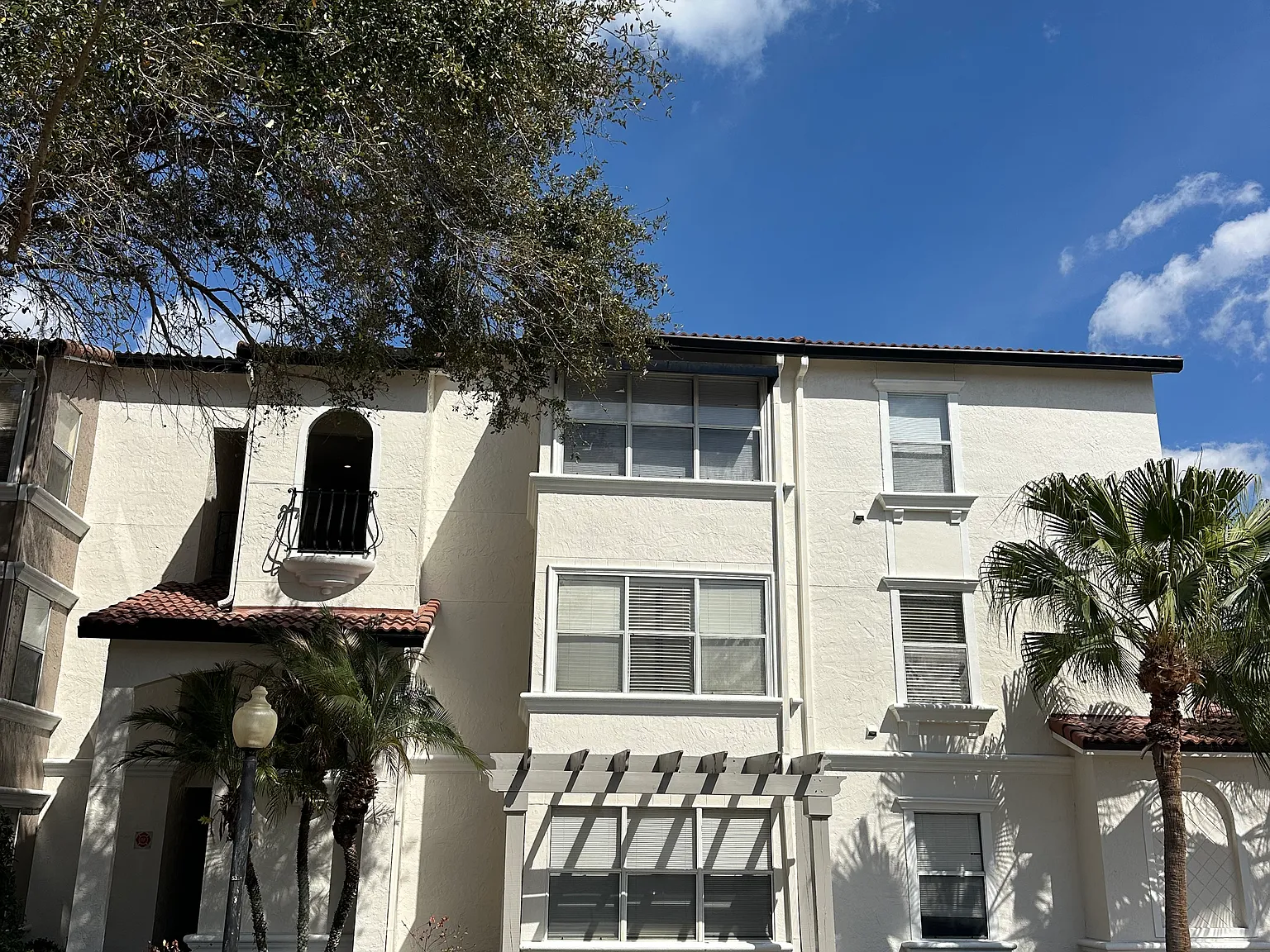 2 bed, 988 sqft, $1,650 — Photo 2