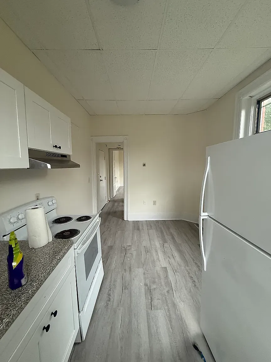 1 bed, 500 sqft, $1,100 — Photo 1