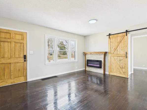 214 Lobban St, Warrensburg, MO 64093