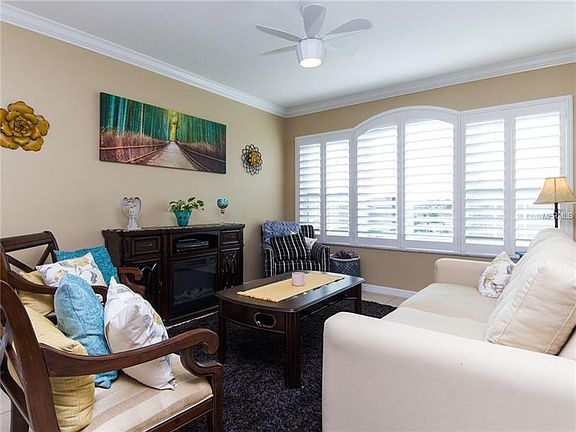 4th image of 9408 Royal Vista Ave