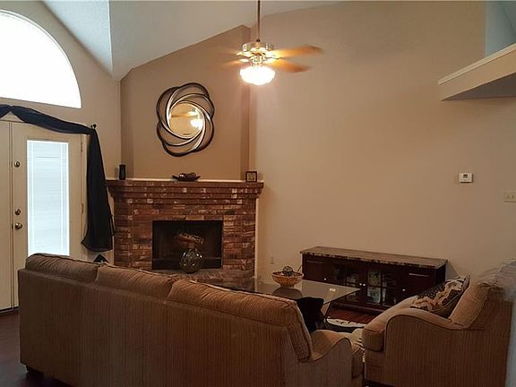 4th image of 2201 Baretta Dr
